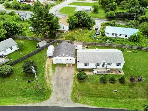 116 New County Rd, Rockland, ME 04841