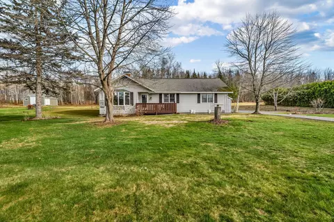 272 Enfield Rd, Lincoln, ME 04457