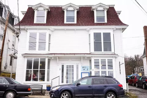 36 Main St, Stonington, ME 04681