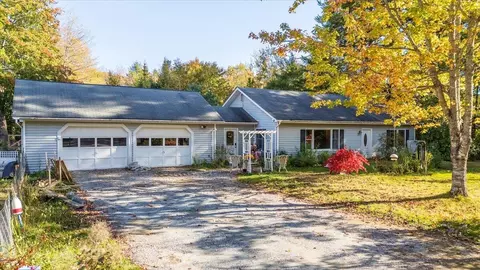 71 Woodland Ave, Warren, ME 04864