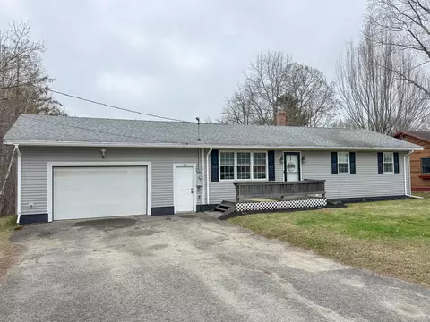 55 Penobscot Ave, Howland, ME 04448