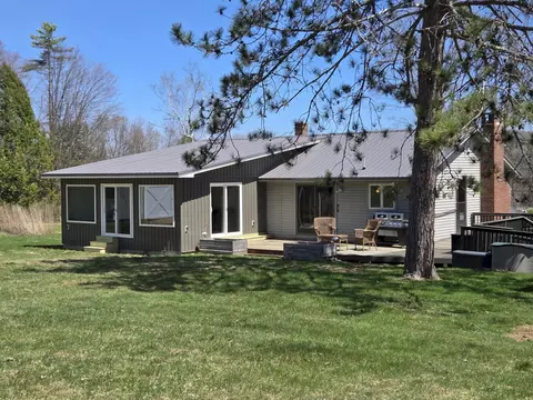 402 Town Farm Rd, Farmington, ME 04938