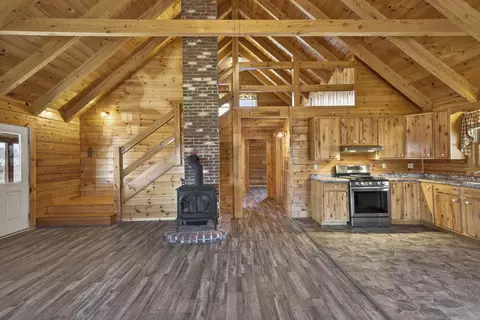Entry Way - 33 Lawrence Rd, Dresden, ME 04342 photo 2 of 2