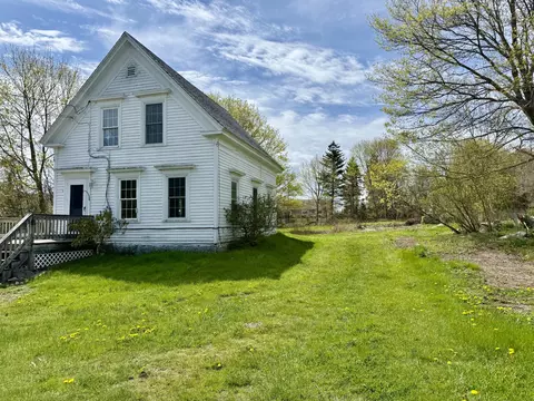 111 E Main St, Vinalhaven, ME 04863