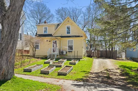 60 6th St, Bangor, ME 04401