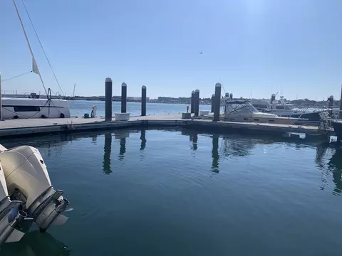 48 Chandlers Wharf #48, Portland, ME 04101