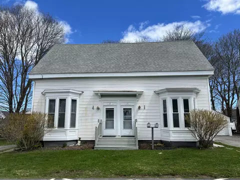 1113 Lisle St, Rockland, ME 04841