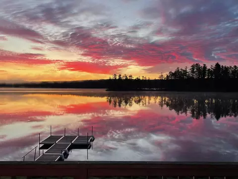 77 Meadow Rd, Raymond, ME 04071