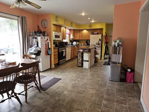 39 Salinitas Dr, Norway, ME 04268