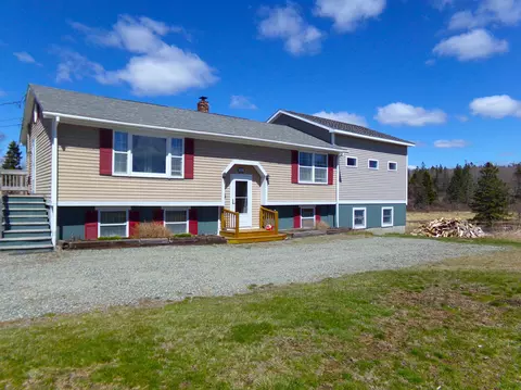 112 Hillcrest Dr, Winter Harbor, ME 04693