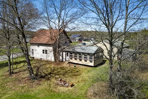133 Gardiner Rd, Wiscasset, ME 04578