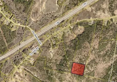 1 Crowley Road, Lewiston, ME 04240