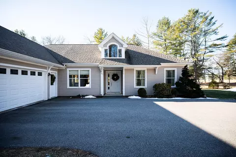 25 Evergreen Farms Rd, Scarborough, ME 04074