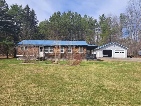901 N Dexter Rd, Sangerville, ME 04479