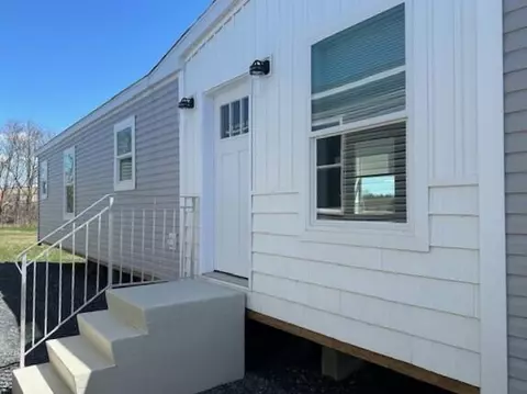 11 Punky Ln, Waterville, ME 04901