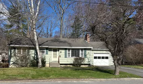 44 Penwood Dr, Portland, ME 04102