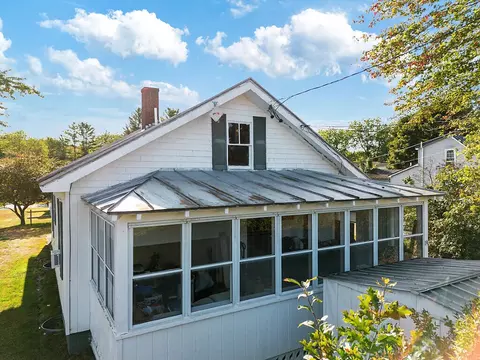 19 Summer St, Madison, ME 04950