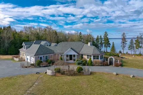 98 Birdsong Ln, Surry, ME 04684