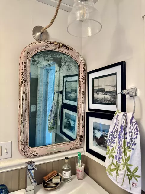 Bath - 55 W Main St, Vinalhaven, ME 04863 photo 3 of 4
