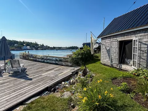 Exterior - 55 W Main St, Vinalhaven, ME 04863 photo 1 of 6