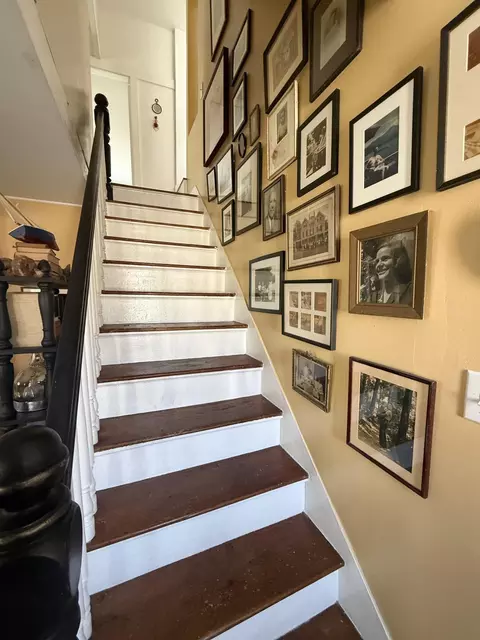 Entry Way - 55 W Main St, Vinalhaven, ME 04863 photo 2 of 2