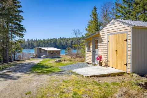 349 Oceanville Rd, Stonington, ME 04681