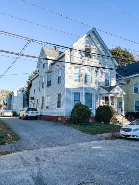 56 Wood St, Lewiston, ME 04240