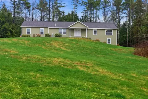 13 Bowdoin Dr, Lewiston, ME 04240