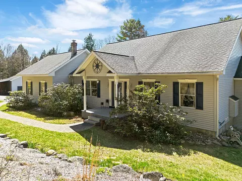559 Sandy River Rd, Fayette, ME 04349