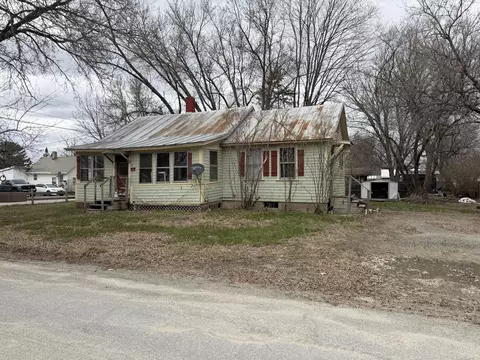 12 Cote St, Skowhegan, ME 04976