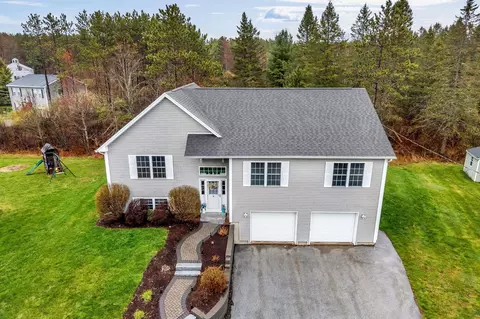 19 Deer Pond Ln, Bangor, ME 04401