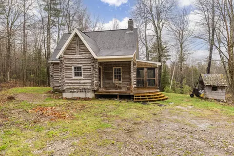 40 Dyer Rd, Raymond, ME 04071