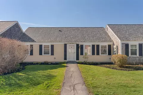 67 Starboard Dr #67, Cape Elizabeth, ME 04107