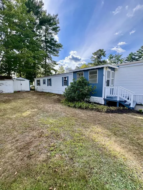 21 Holiday Ln, Standish, ME 04084
