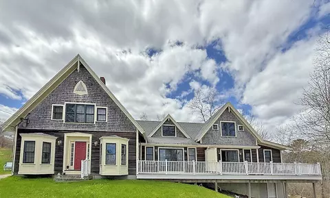 11 Overlook Rd, Lincolnville, ME 04849
