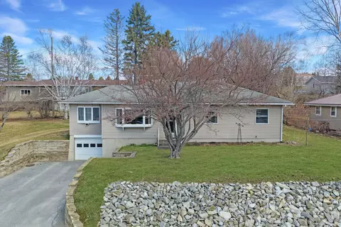 15 Home Farm Rd, Caribou, ME 04736