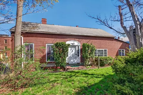 30 Dow St, Portland, ME 04102