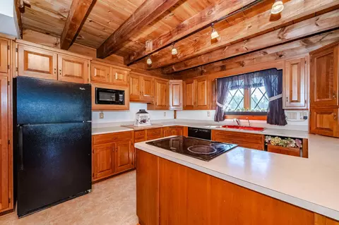 Kitchen - 31 Sid Hall Dr, North Berwick, ME 03906 photo 1 of 4