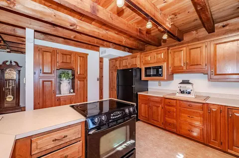 Kitchen - 31 Sid Hall Dr, North Berwick, ME 03906 photo 3 of 4