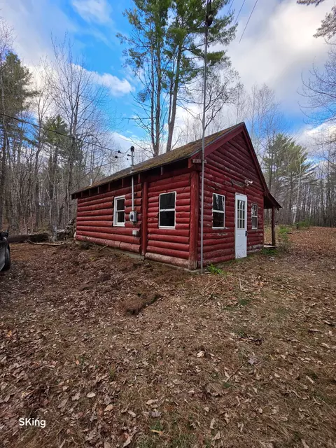 13 Mayhew Rd, Starks, ME 04911