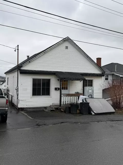 408 Saint Thomas St, Madawaska, ME 04756
