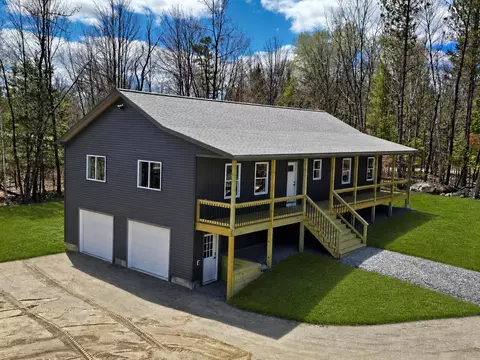 5 Holly Ln, Cornville, ME 04976