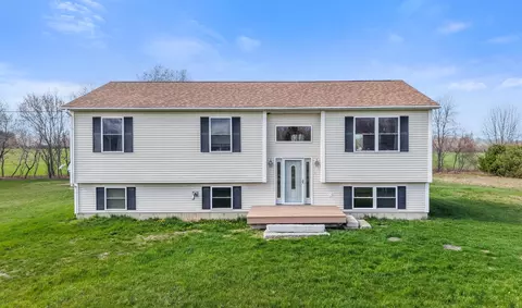 66 Bradbury Dr, Corinth, ME 04427