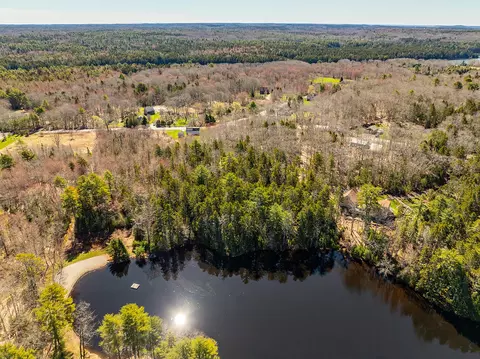 25 Deaver Rd, Waldoboro, ME 04572