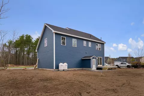 Exterior - 9 Dusty Rhoades Ln, Windham, ME 04062 photo 5 of 9