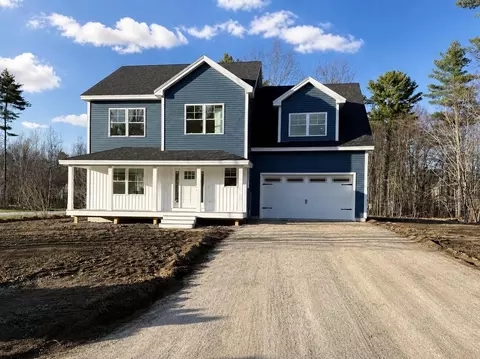 9 Dusty Rhoades Ln, Windham, ME 04062