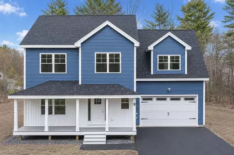 9 Dusty Rhoades Ln, Windham, ME 04062