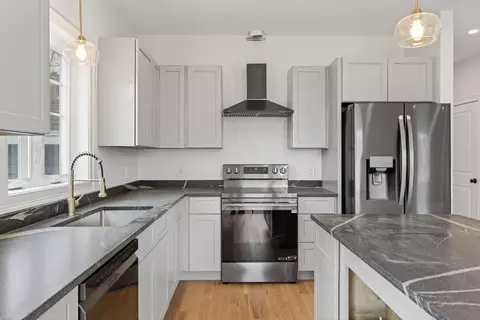 Kitchen - 9 Dusty Rhoades Ln, Windham, ME 04062 photo 2 of 3