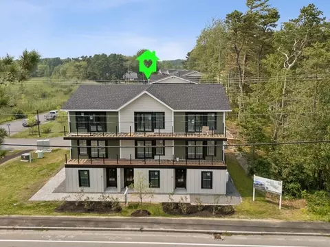 21 Salt Point Dr #18, Old Orchard Beach, ME 04064