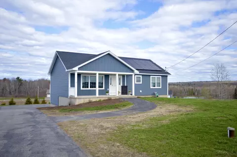 879 Blackstream Rd, Hermon, ME 04401